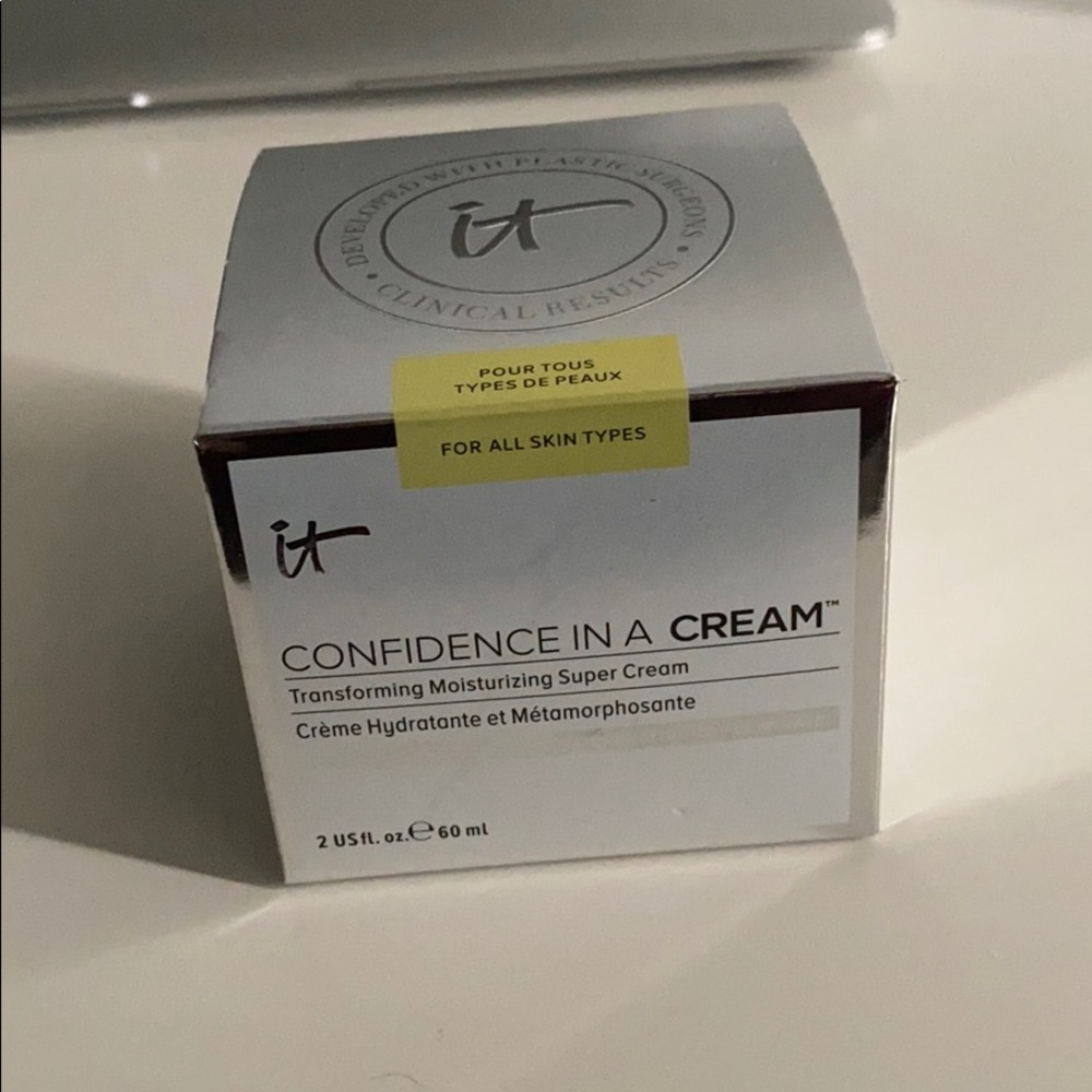 IT Cosmetics Confidence in a Cream